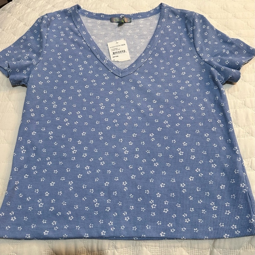 Good Luck Gem Light Blue Floral V Neck Top NWT Size XL